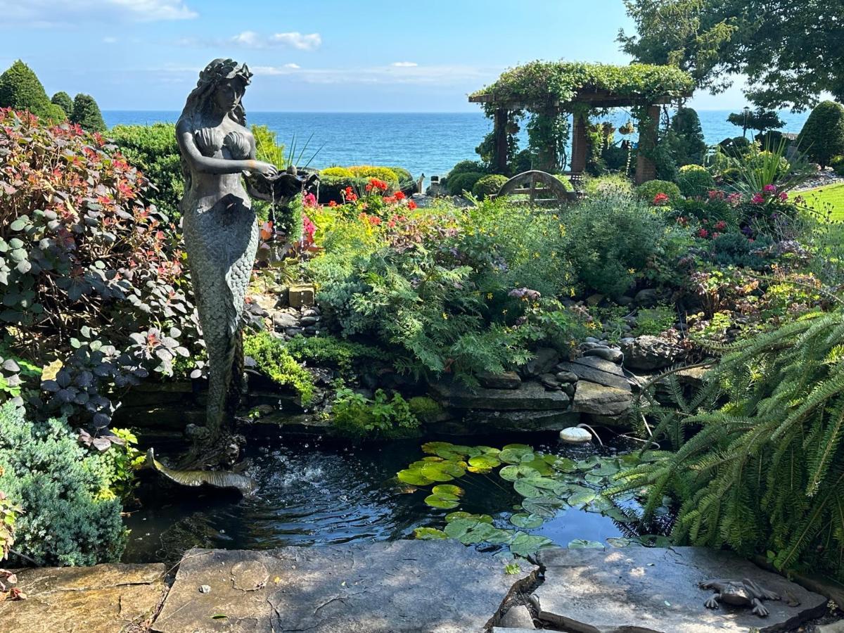 Bed and Breakfast The Wind In The Willows - Luxury Lakefront Oasis Cobourg Zewnętrze zdjęcie